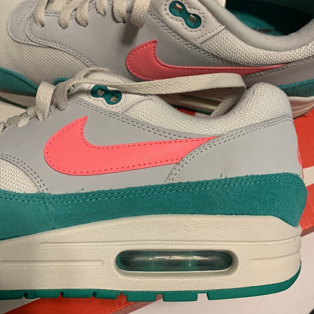π Used Rare Mens Nike Air Max 1 AkA watermelons - Picture 2 of 16